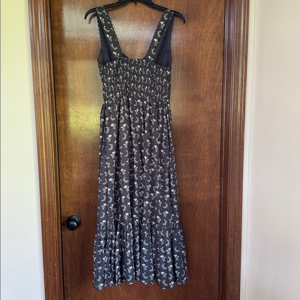 American Eagle Outfitters Grey Floral Tie-Front Maxi Dress - Picture 4 of 4